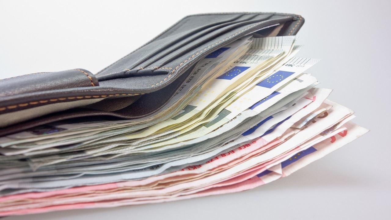 Du betrachtest gerade Clever vorsorgen – Warum Rücklagen für geplante Ausgaben der Game-Changer für deine Finanzen sind