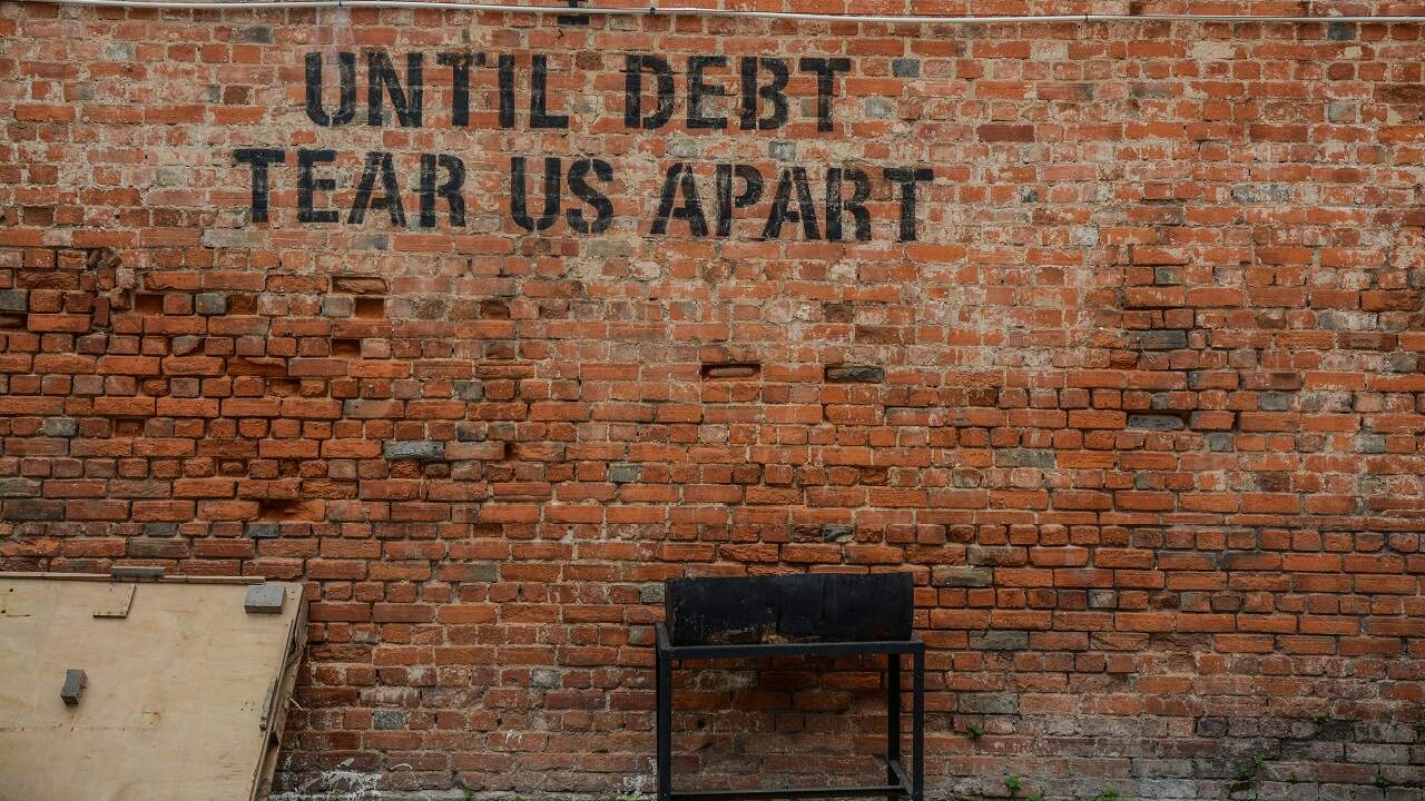 Du betrachtest gerade Schuldenfrei durch die Krise – Wie du finanzielle Notlagen ohne Schulden meisterst