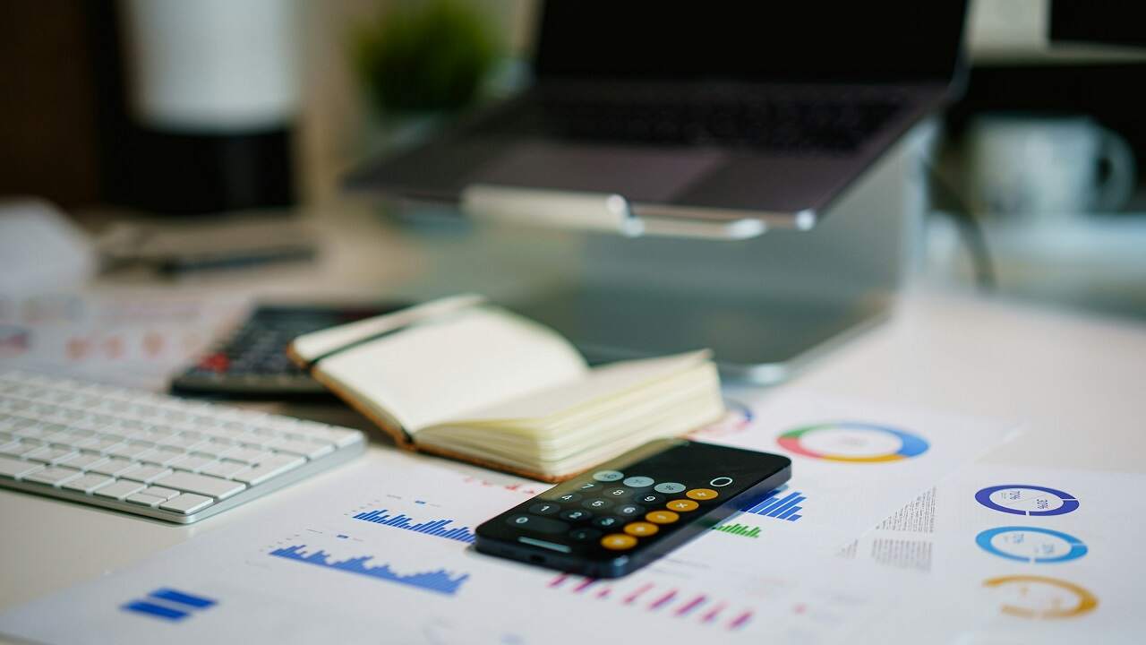 Du betrachtest gerade Rentenlücke schließen – Der komplette Guide für deine finanzielle Absicherung im Alter